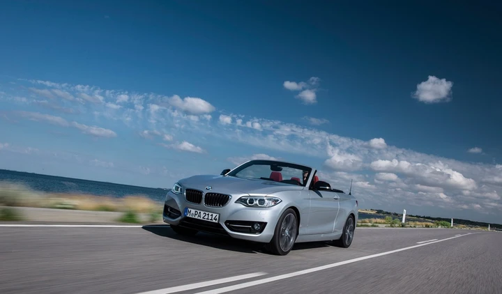 Bmw Serie 2 Cabrio e 235 M Cabrio: immagini ufficiali