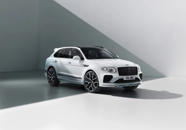Bentley evolve senza rinunciare al lusso: debutta il nuovo Bentayga Speed