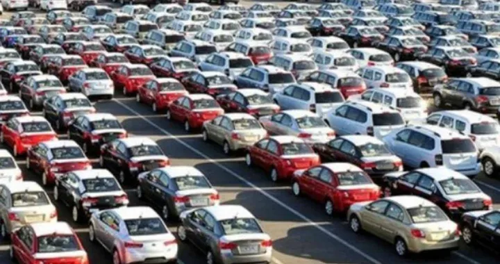 Mercato auto: a maggio ritorna in negativo