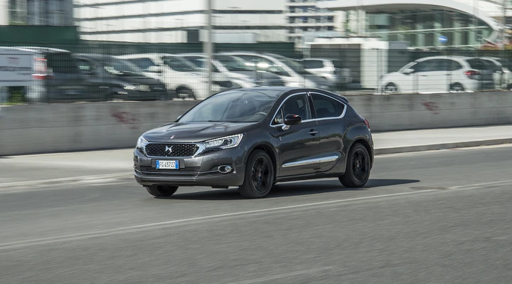 DS4 Performance Line 1.6 THP: la prova su strada