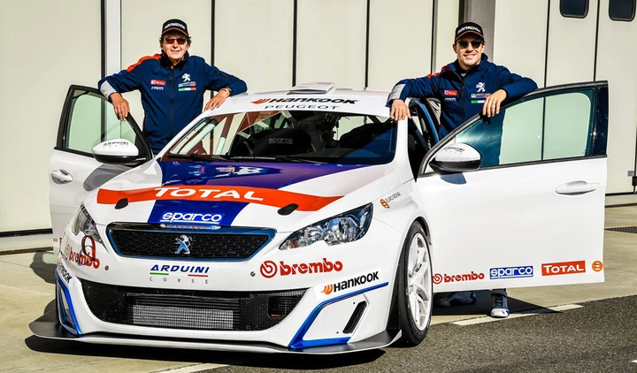 Peugeot: Stefano Accorsi protagonista nella 308 Racing Cup
