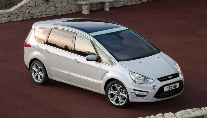 Ford Mondeo Wagon Business e Ford S-Max Business 2011