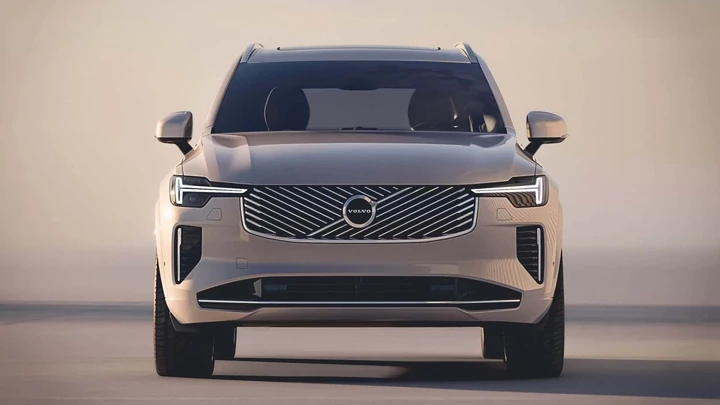 Volvo richiama oltre 450.000 veicoli per problemi alla telecamera