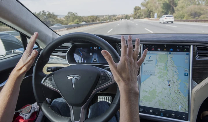 Elon Musk: la guida totalmente autonoma debutterà entro due anni