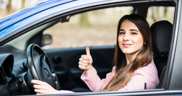 La metà dei 18enni italiani rinuncia alla patente: come mai?