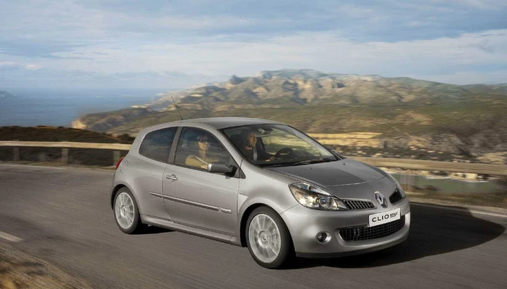 Renault Clio: 20 anni passati... di corsa