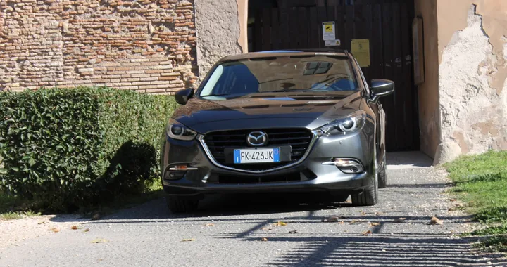 Mazda 3 1.5 Skycativ-D Exceed: la prova su strada