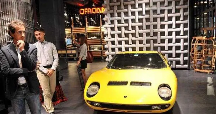 Pirelli Pzero: apre a Milano il primo store