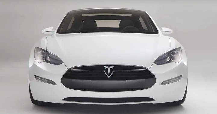 Tesla ripaga i debiti con 9 anni d'anticipo