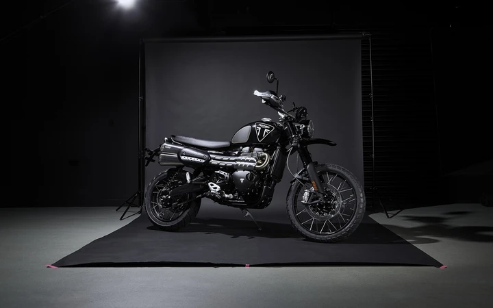 Triumph Scrambler 1200 Bond Edition: l’esclusiva moto ispirata a 007