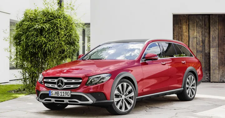 Mercedes Classe E All-Terrain, debutta al Salone di Parigi