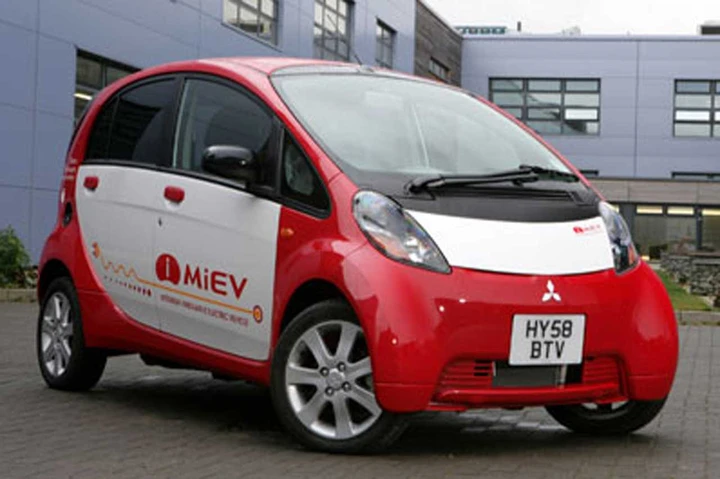 La Mitsubishi iMiEV al servizio degli anziani milanesi