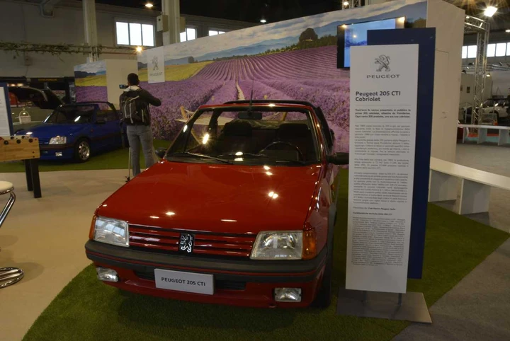 Peugeot 205 Cabriolet celebra 30 anni ad Auto e Moto d'Epoca