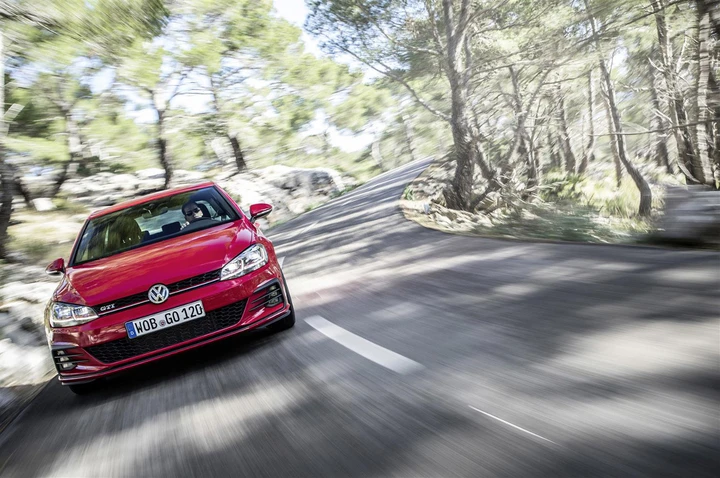 Volkswagen Golf GTI MY 2017: immagini ufficiali