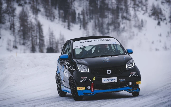Smart EQ fortwo e-cup, al via i test su neve e ghiaccio