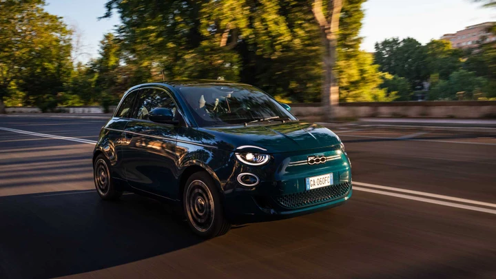 Fiat: la 500 elettrica potrebbe diventare Trepiuno