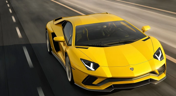 Lamborghini Aventador S: pronta al debutto con 740 CV