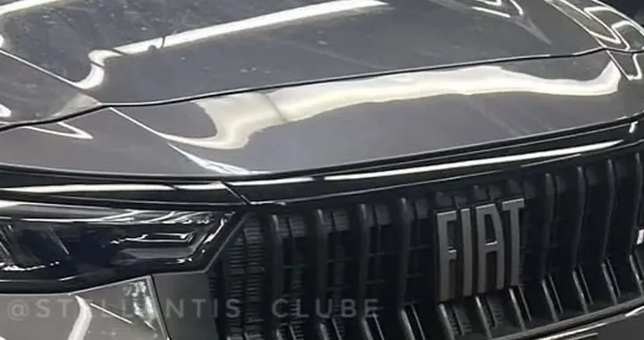 Fiat Fastback 2026: svelate le prime immagini del restyling ispirato a Maserati