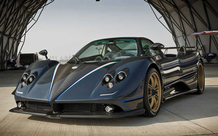 Pagani Zonda Tricolore, la supercar a Ginevra