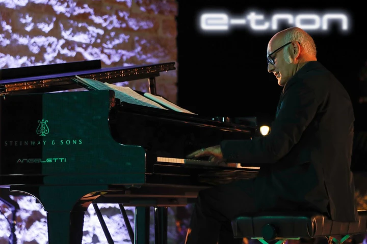 Audi: la e-tron incontra Ludovico Einaudi nel concerto gratuito del 9 aprile