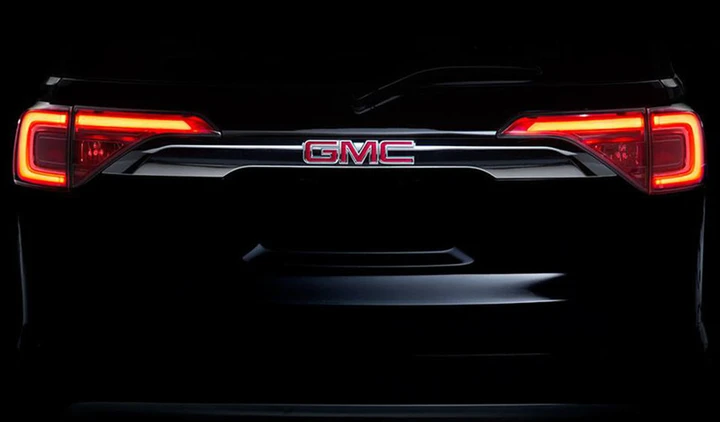 GMC Acadia: un teaser anticipa il debutto a Detroit