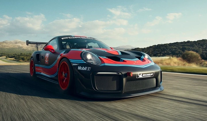 Porsche 911 GT2 RS Clubsport: solo 200 esemplari