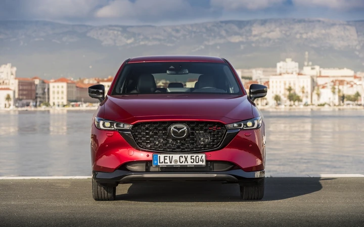 Mazda CX-5 2023: immagini ufficiali