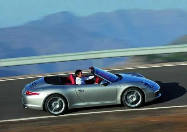 Nuova Porsche 911 Cabriolet, video