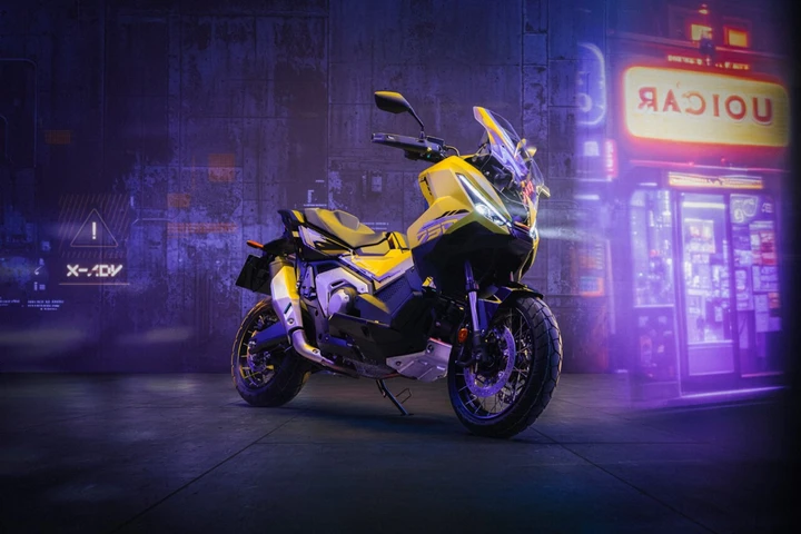 Nuova Honda X-ADV: aggressività e stile sue due ruote