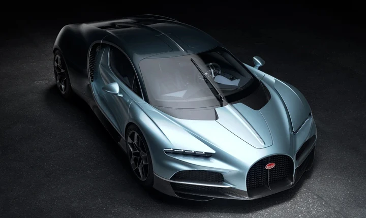 Bugatti Miami fa causa a Bugatti: scontro sulla manodopera da 1.350 dollari l’ora