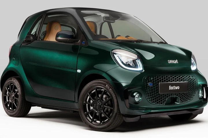 Smart EQ forTwo Racing Green Edition by Brabus: caratteristiche e dotazioni