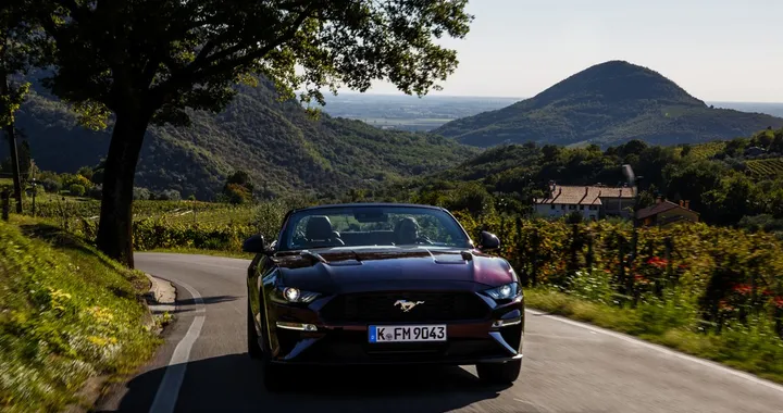 Nuova Ford Mustang 2.3 Ecoboost: più grinta ai bassi