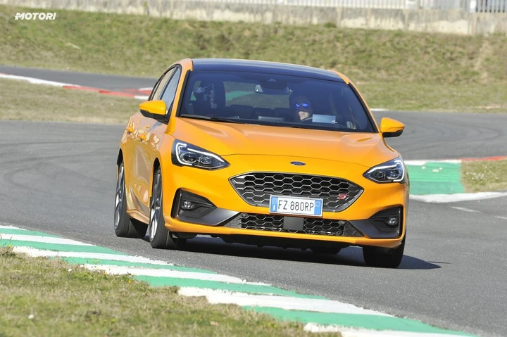 Ford Focus ST: la prova su strada e in pista
