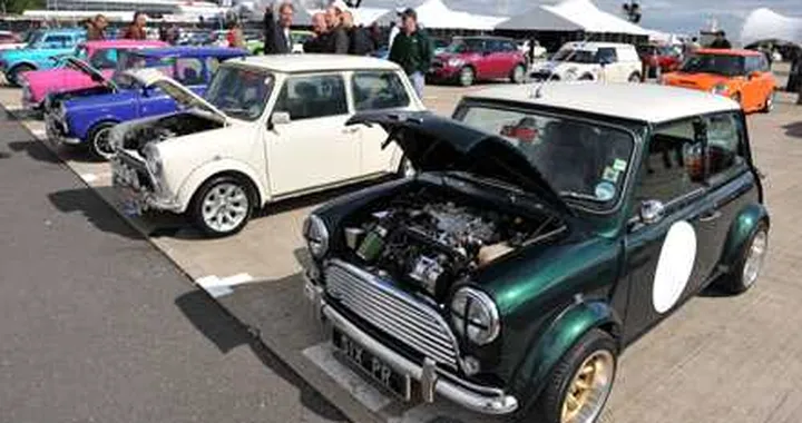 Oltre 25.000 partecipanti al Mini United Festival di Silverstone
