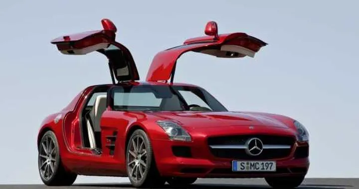 Mercedes SLS AMG Black series: la supersportiva è ancora più muscolosa
