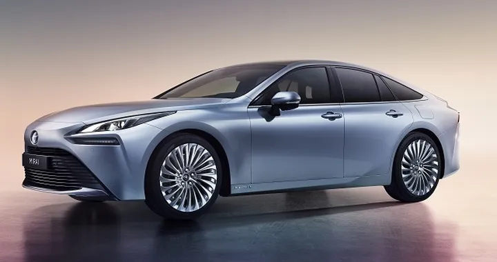 Toyota Mirai fuel cell: la seconda generazione arriva a fine 2020