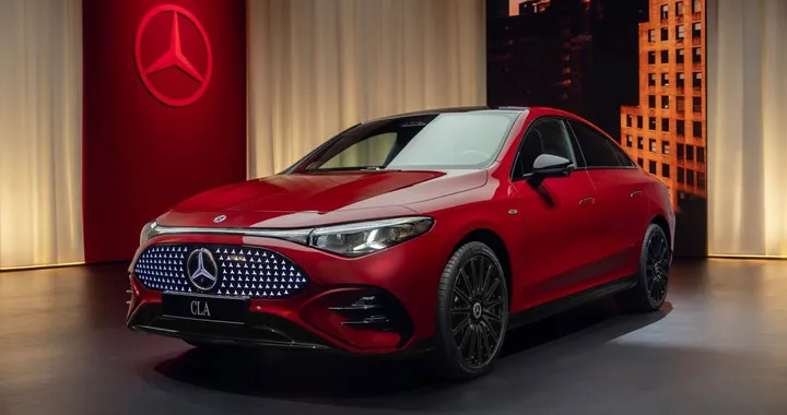 Mercedes-Benz introduce la ricarica 400 volt sulla CLA