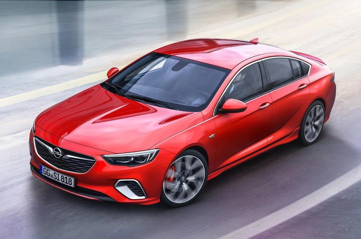 Opel Insignia GSi 2017: prime immagini ufficiali