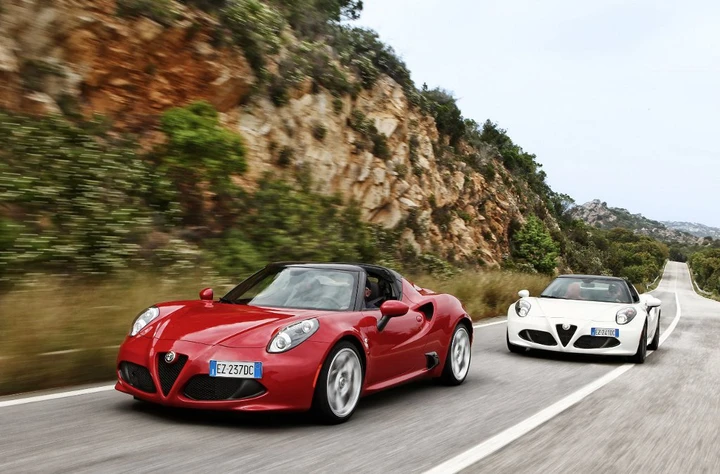 Alfa Romeo 4C Spider: primi giri di ruota a Balocco