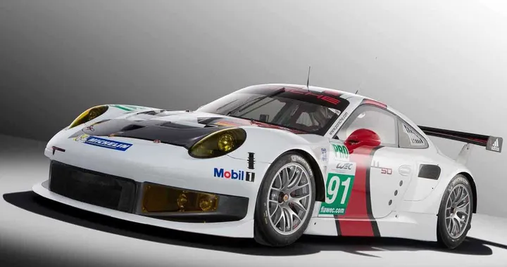 Porsche 911 RSR 2013, la sportiva va di corsa