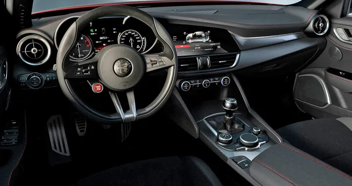 Alfa Romeo Giulia: ecco gli interni