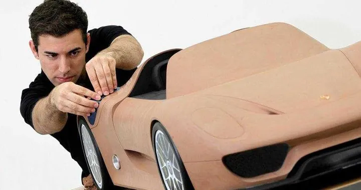 Porsche: a Detroit un nuovo modello a sorpresa