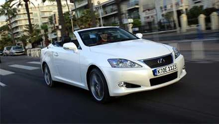 Lexus IS 250C: la cabrio giapponese contro le tedesche