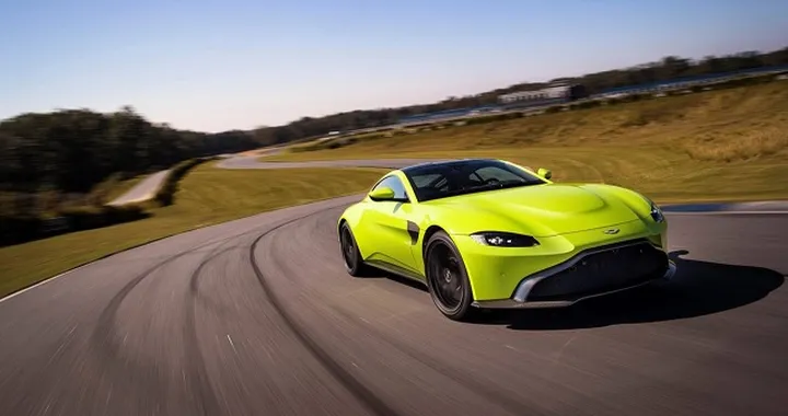 Aston Martin Vantage 2018: ecco la nuova coupé di Gaydon