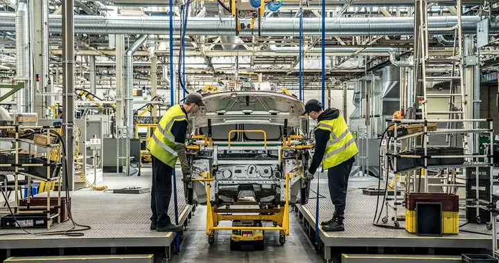 BYD vuole gli impianti Stellantis: il piano cinese per l’Europa