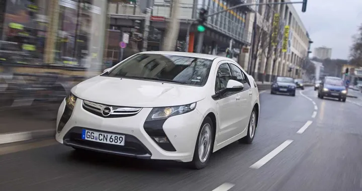 Opel Ampera è Auto dell’Anno 2012
