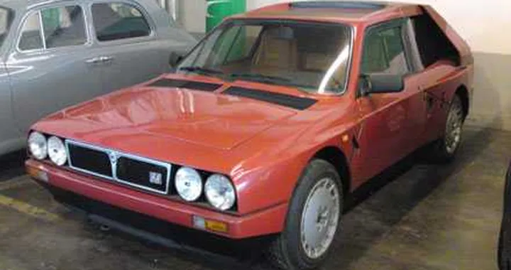 Lancia Delta S4 vista in concessionaria a Roma