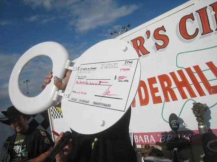 24h di LeMons: vince una Bmw da 500 dollari!