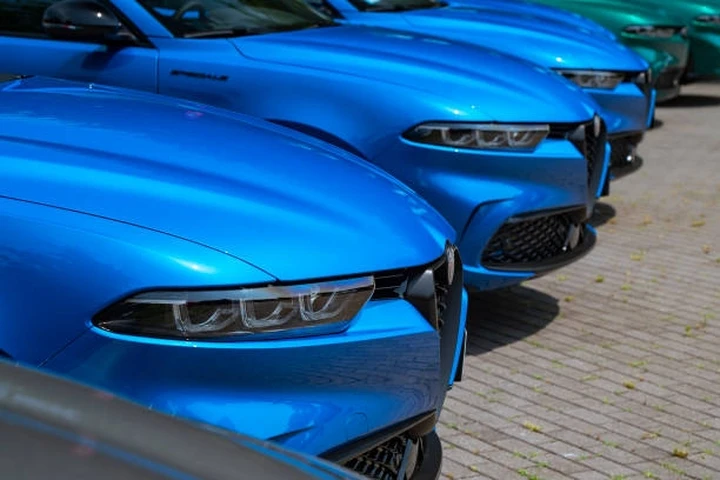 Alfa Romeo supercar 2023: il teaser che la anticipa