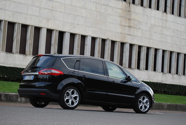 Ford S-MAX 2.0 TDCI: la prova su strada